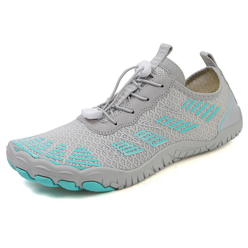 Low-top mesh climbing and fitness shoes with non-slip rubber sole in black and gray colour option