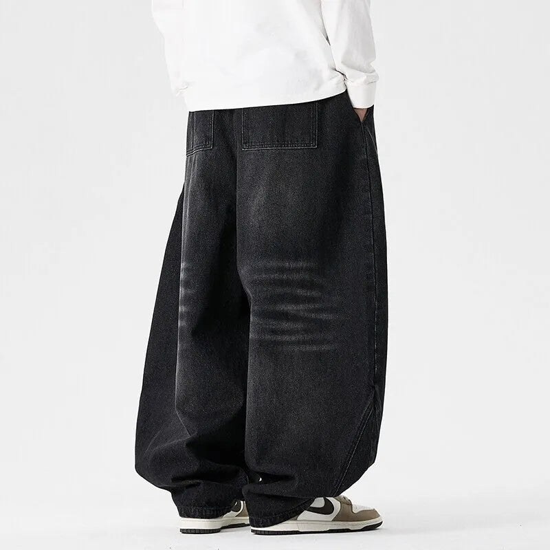 Men's plus size baggy jeans in cotton denim with straight leg opening