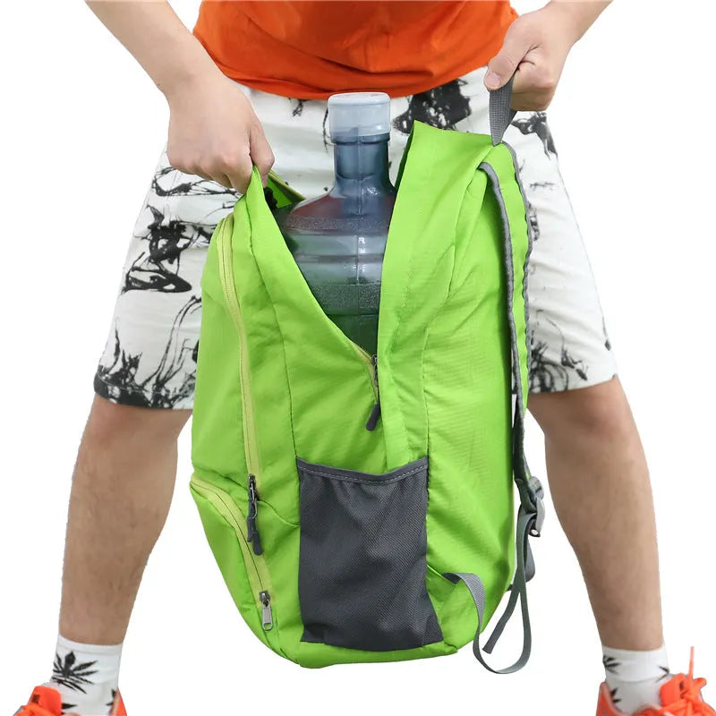 Polyester outdoor hiking backpack in solid colour with breathable waterproof wear-resistant design for leisure travel