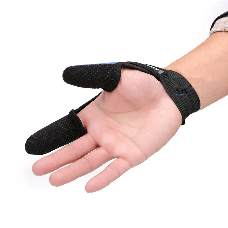 Single two-finger fishing glove in camouflage colour for right hand.