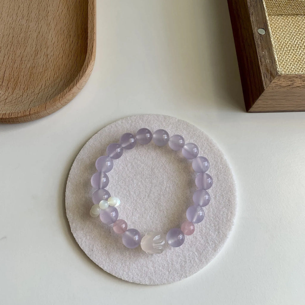 Hetian jade rabbit bracelet for women with animal zodiac design and glass construction
