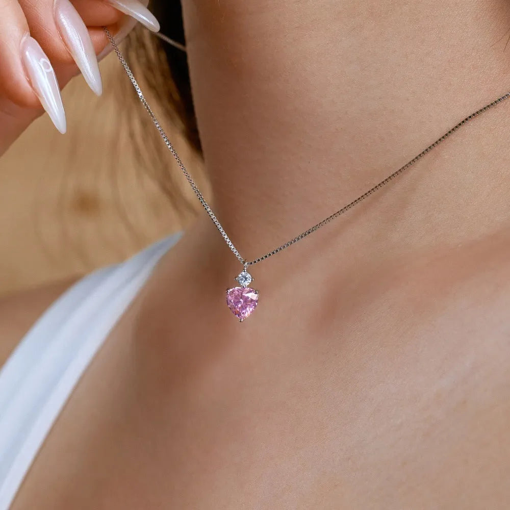 Women's 925 silver heart necklace with round diamond embellishment and electroplated finish