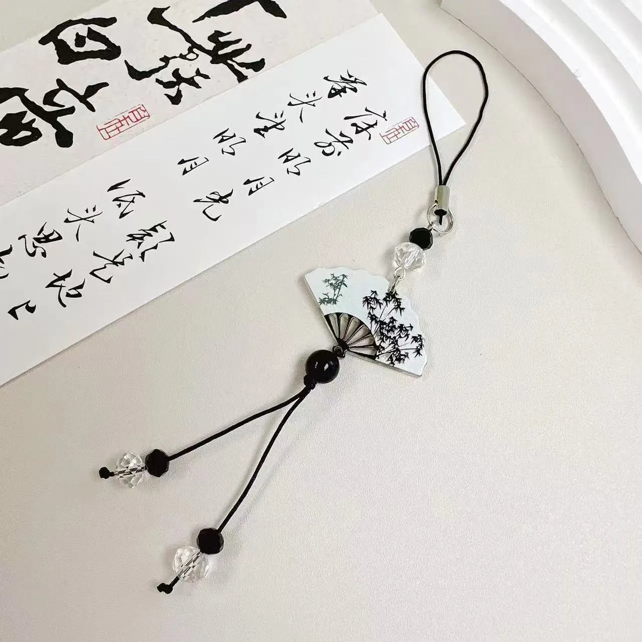 Guofeng Chinese style keychain with floral pattern on baked varnish beads