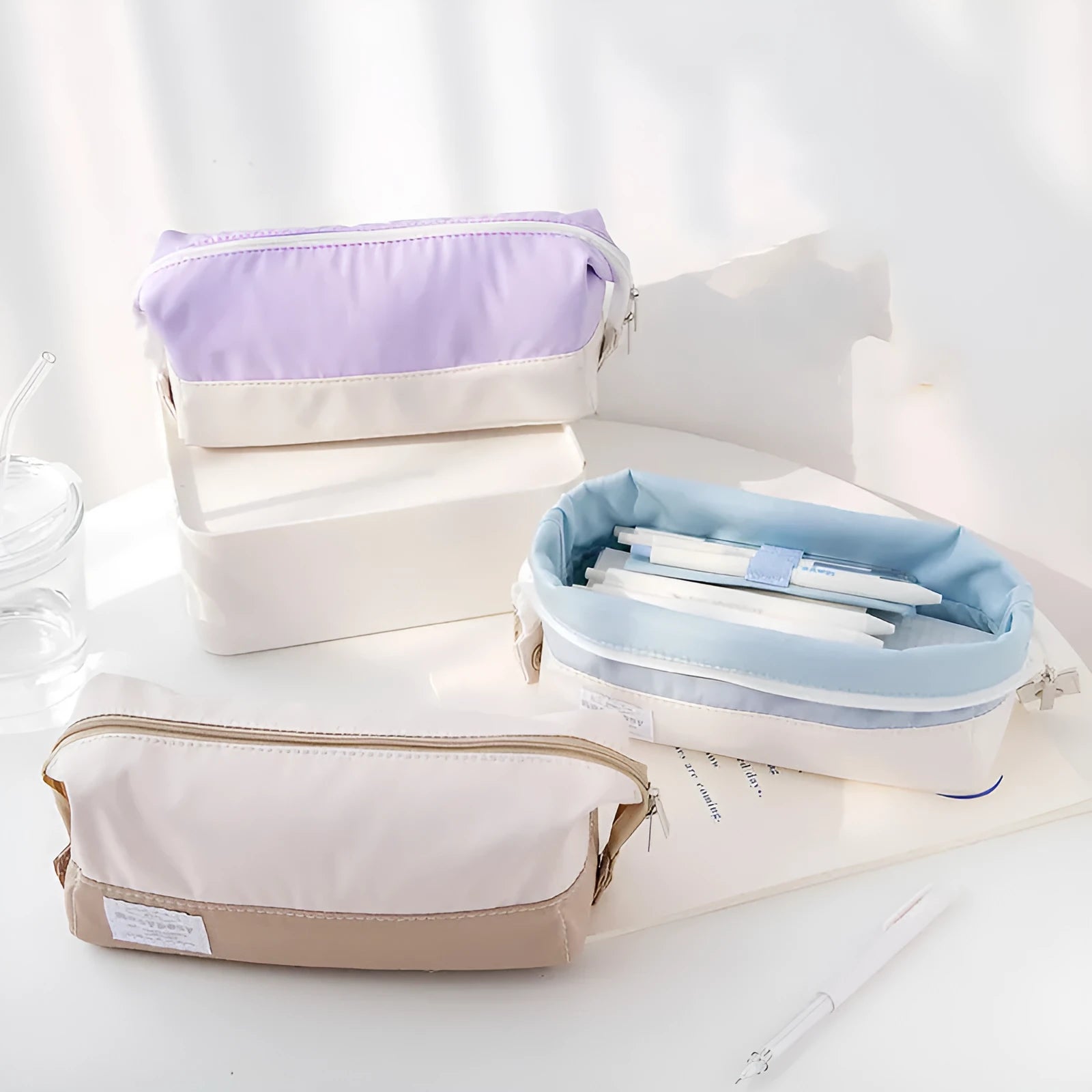 Canvas stationery box in ins style with zip closure, available in multiple colours for junior high school learning supplies