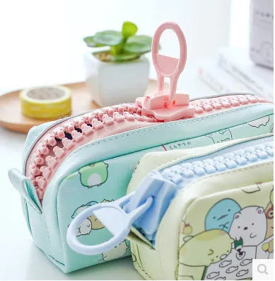 Creative simple cute corner animal pencil case in black cat pattern, leather, compact size