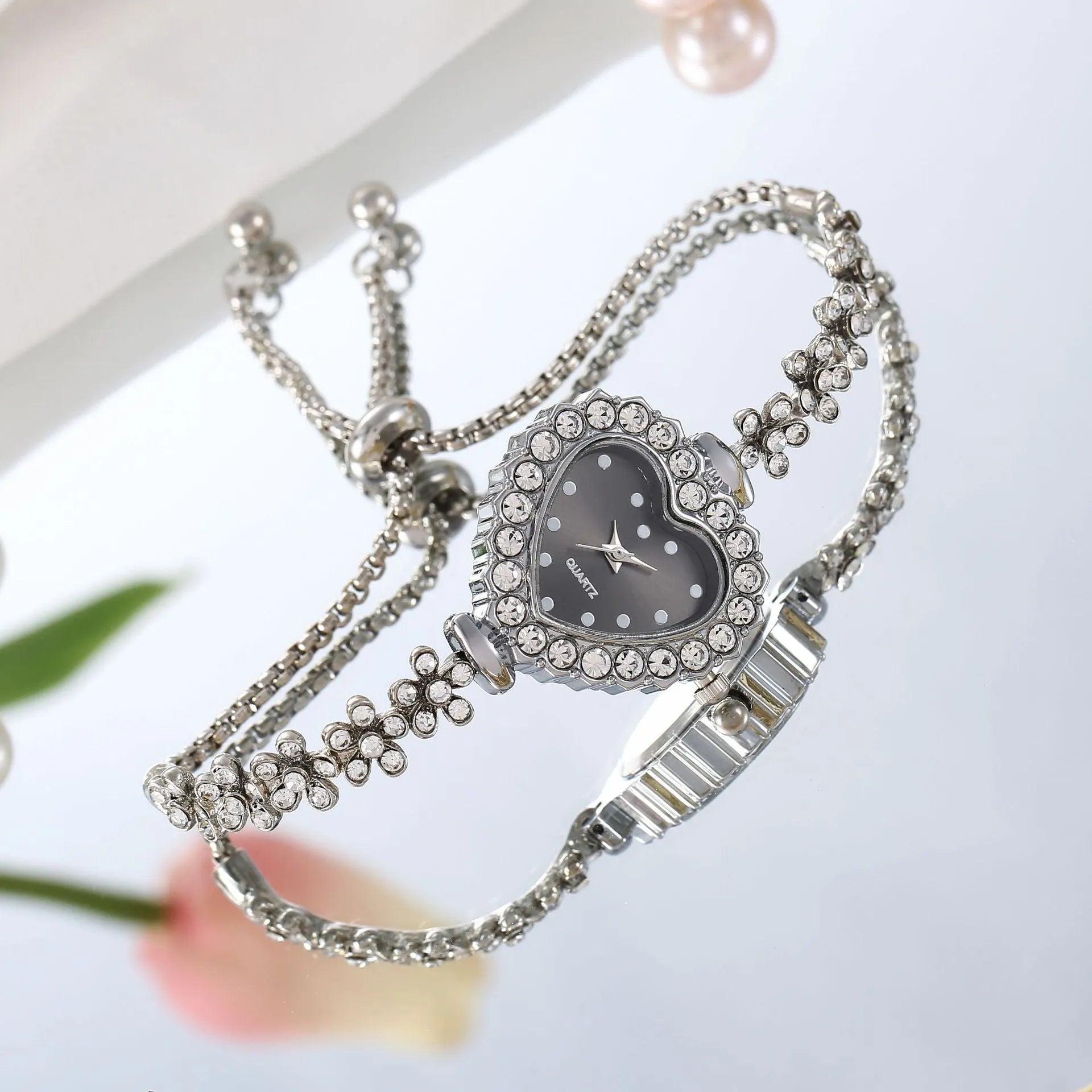 Flower chain diamond-embedded women's fashion watch with 8mm slim case, alloy band, mineral glass face