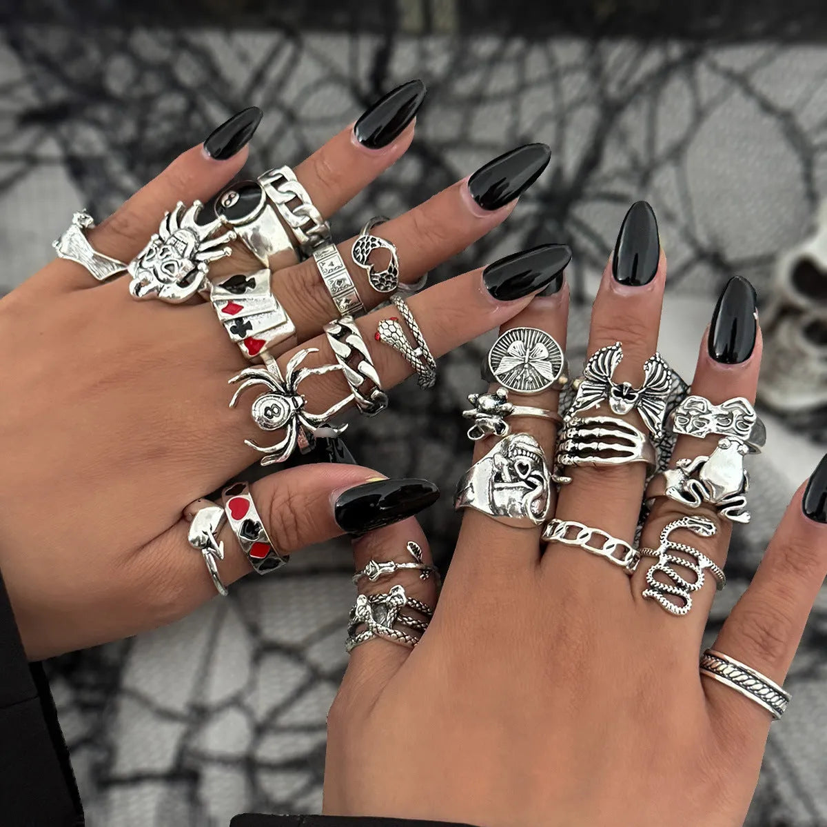 Alloy ghost snake shaped carved ring set in ancient silver geometric asymmetric design
