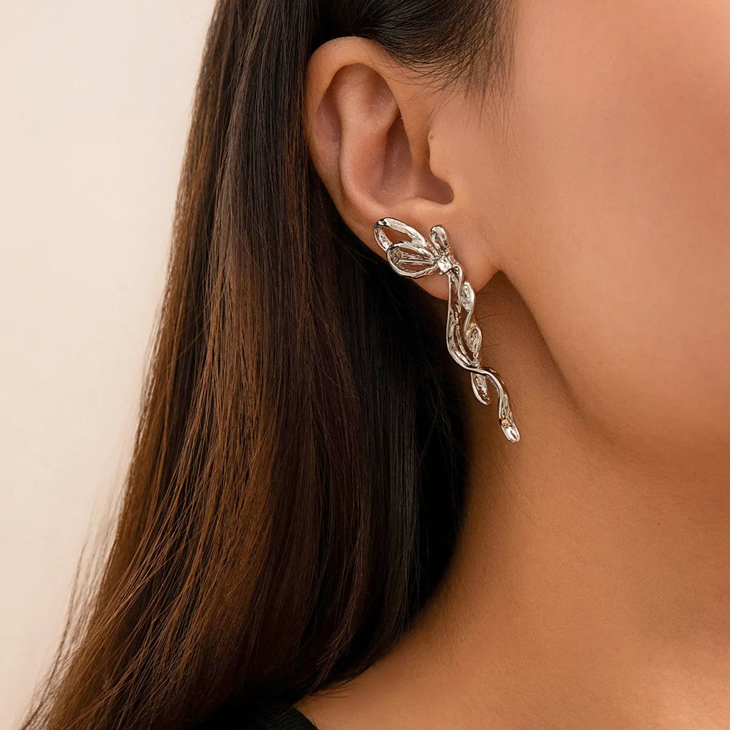 Alloy electroplated bowknot earrings in white K colour, women's fashion jewellery, bow shape stud earrings