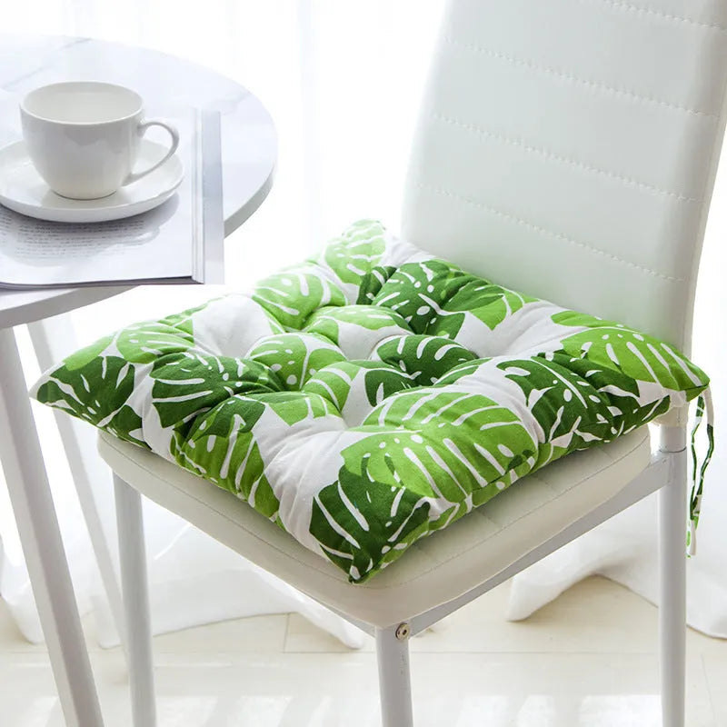 Square chair cushion 40x40cm in cotton and linen fabric with polyester filling, showing reversible design for even wear