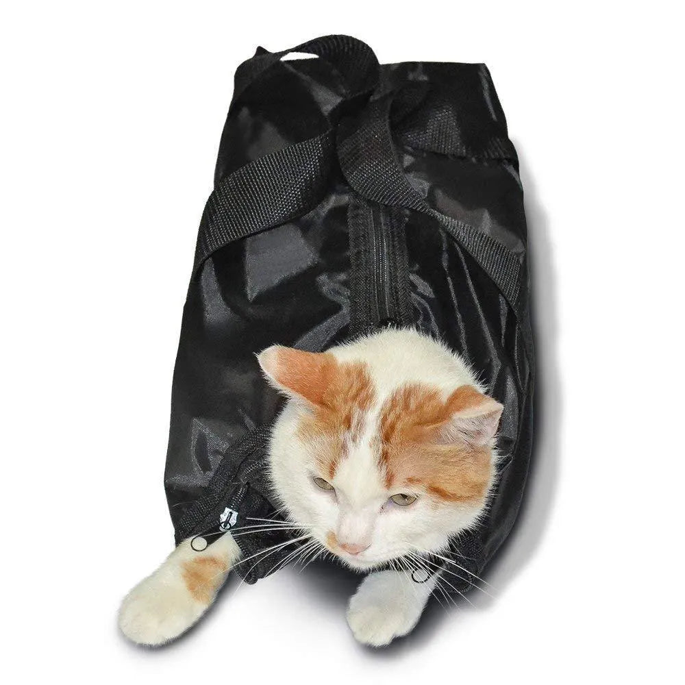 Black cat medicine feeding and anti-scratch toilet bath bag for feline care procedures