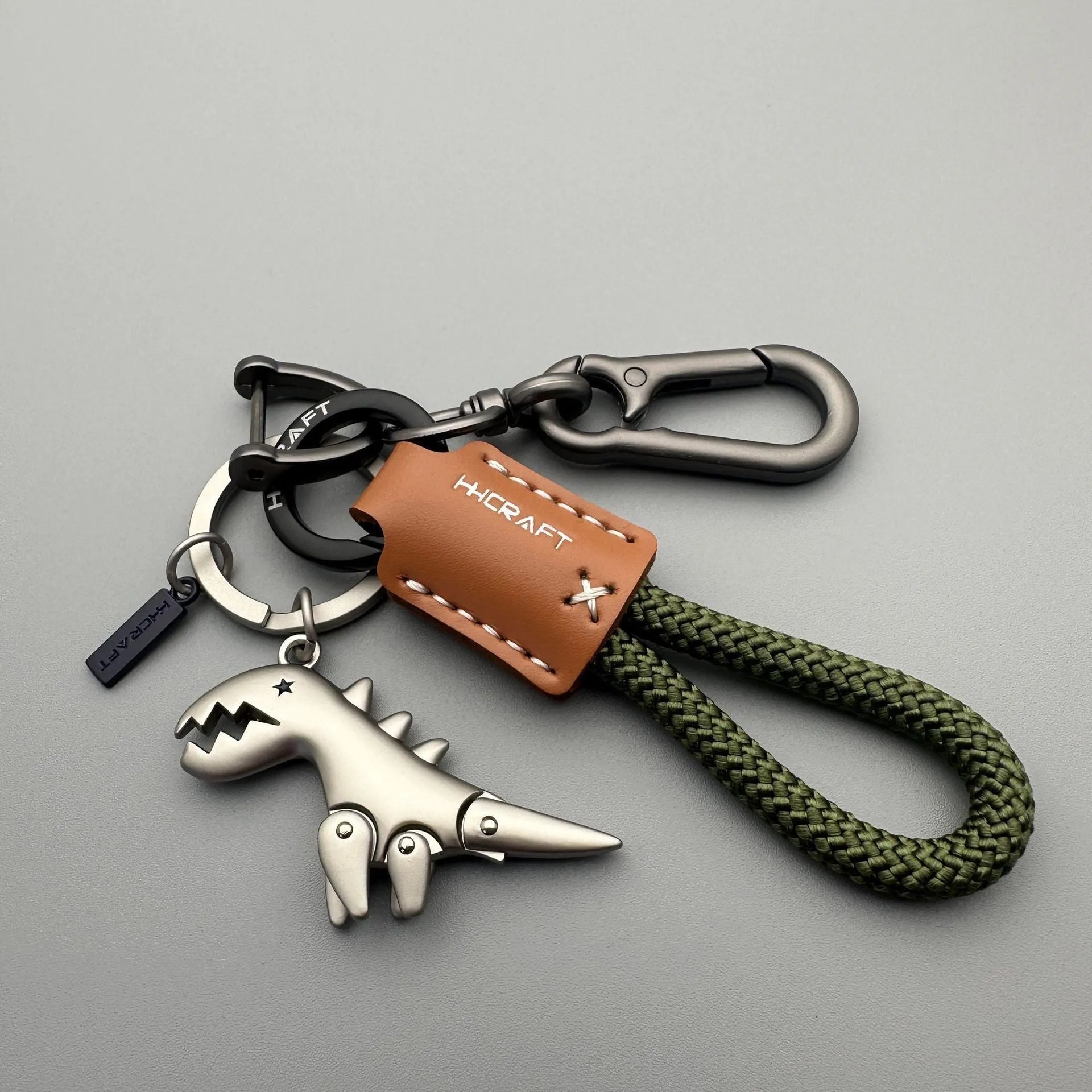 Cute cartoon little dinosaur keychain pendant made of zinc alloy for schoolbag decoration and key identification