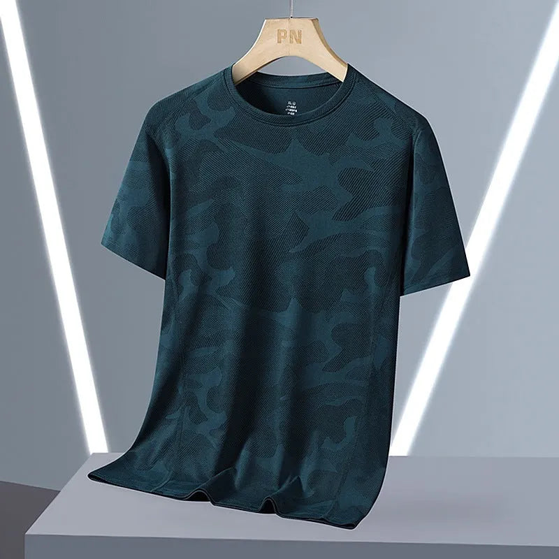 Men's plus size camouflage pattern summer t-shirt in loose fit with short sleeves