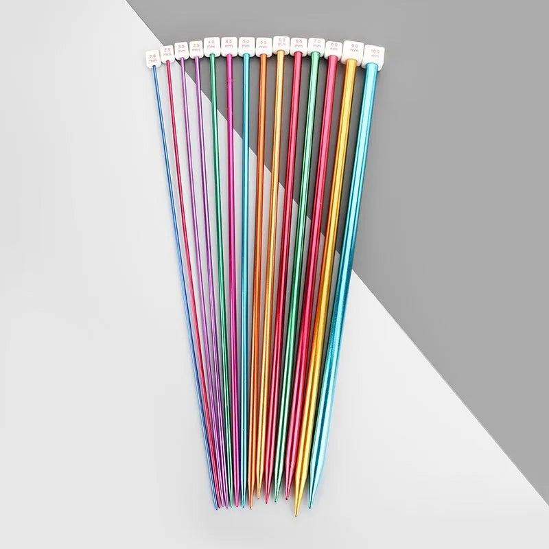 Set of aluminium crochet hooks in sizes from 2mm to 10mm with two protective caps.