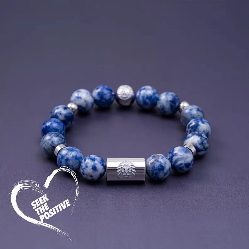 Black and white Qiankun national style bracelet made from bodhi seeds with geometric ethnic design