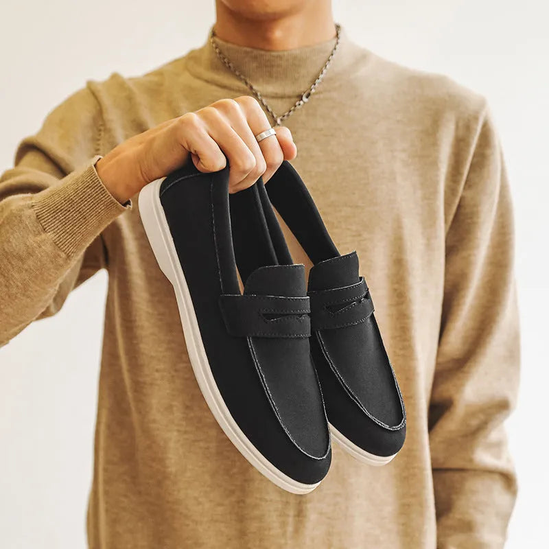 Men's suede casual shoes in beige with a round toe and flat rubber sole.