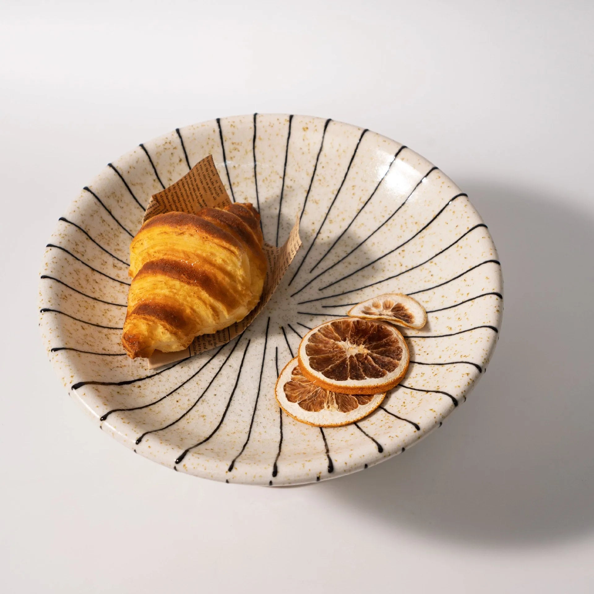 Retro black and white striped plastic resin dessert plate approximately 20-24cm diameter