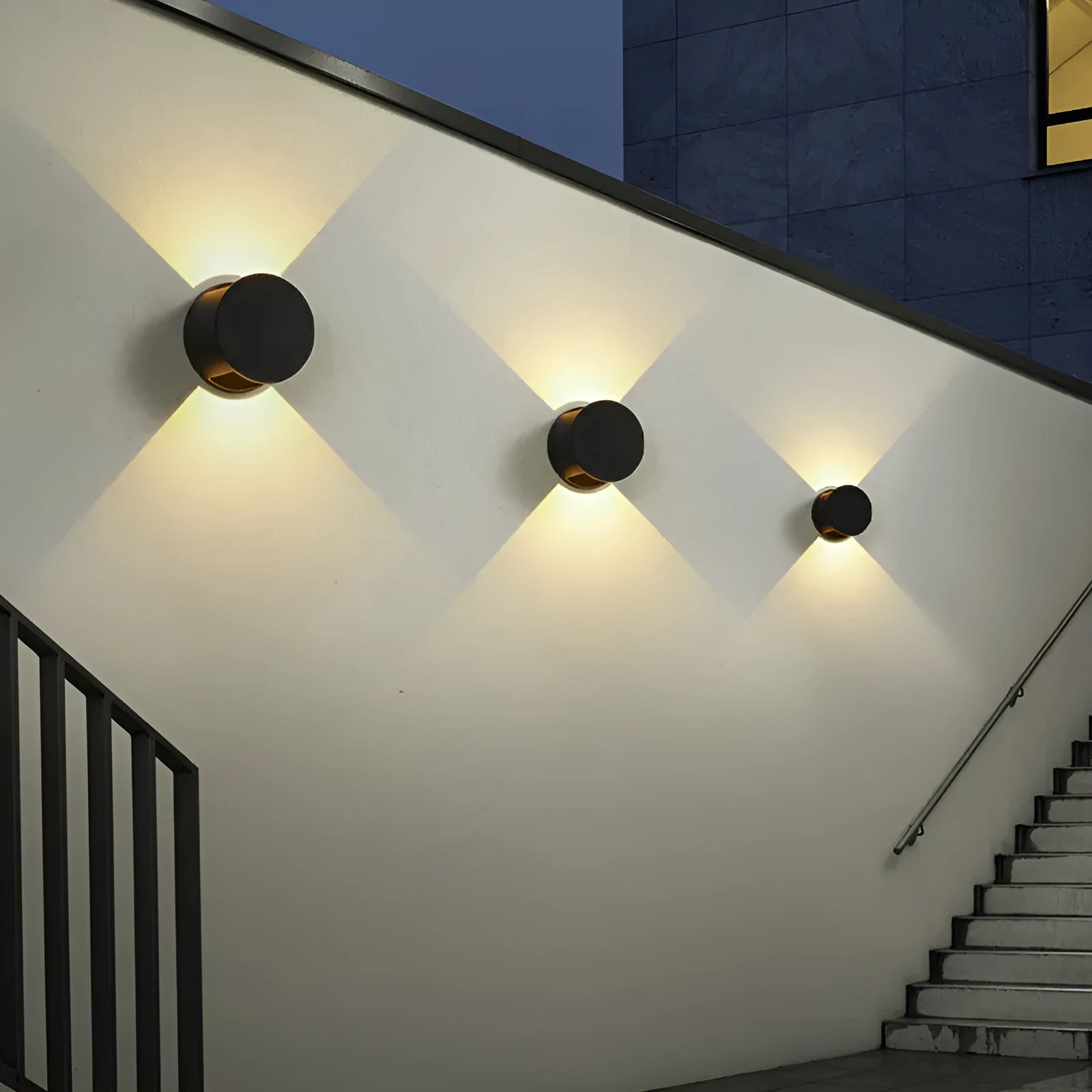 Modern minimalist wall lamp 10W frosted black symmetrical fan pattern 120x80mm for hallway or balcony