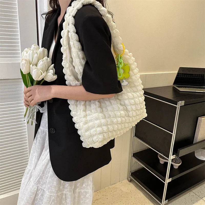 Women's pleated bubble shoulder bag in vertical square shape with pendant accessory