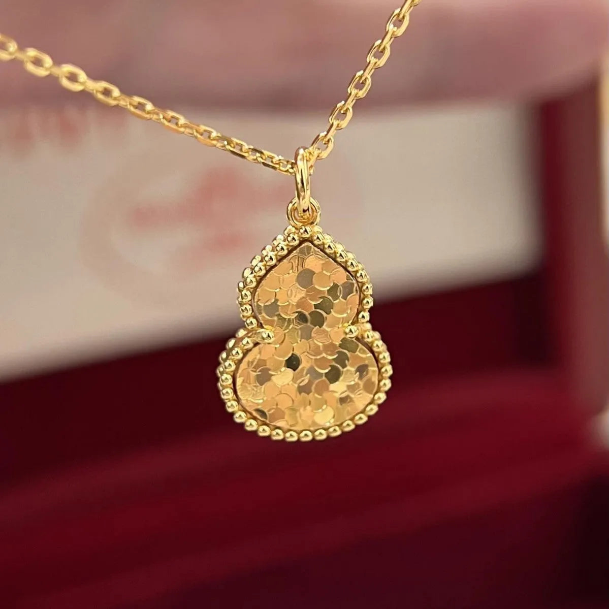 Gourd double-sided clavicle chain necklace for women, gold plated copper pendant, gold colour option on display