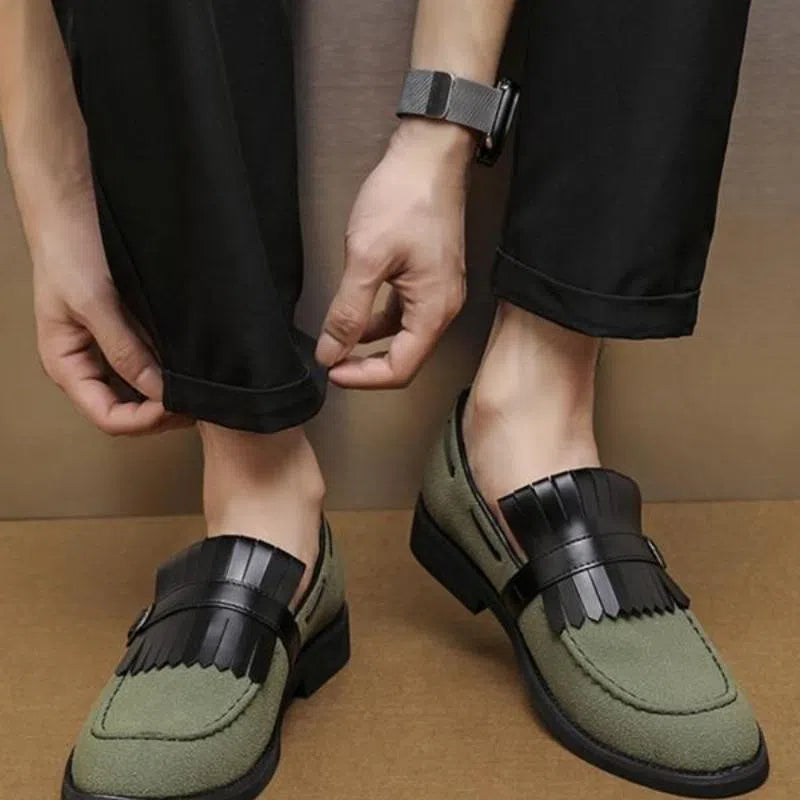 Men's denim tassel loafer shoes with pointed toe, flat heel and low-cut shaft, in gray or green.
