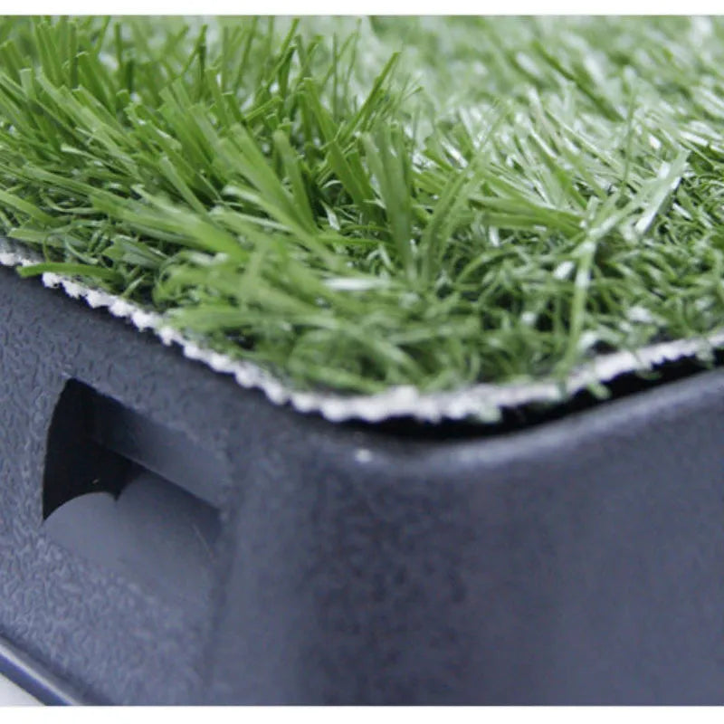 Flushing pet lawn toilet for dogs and cats with artificial turf and tray, 64x51x6.4cm, PE and PP construction