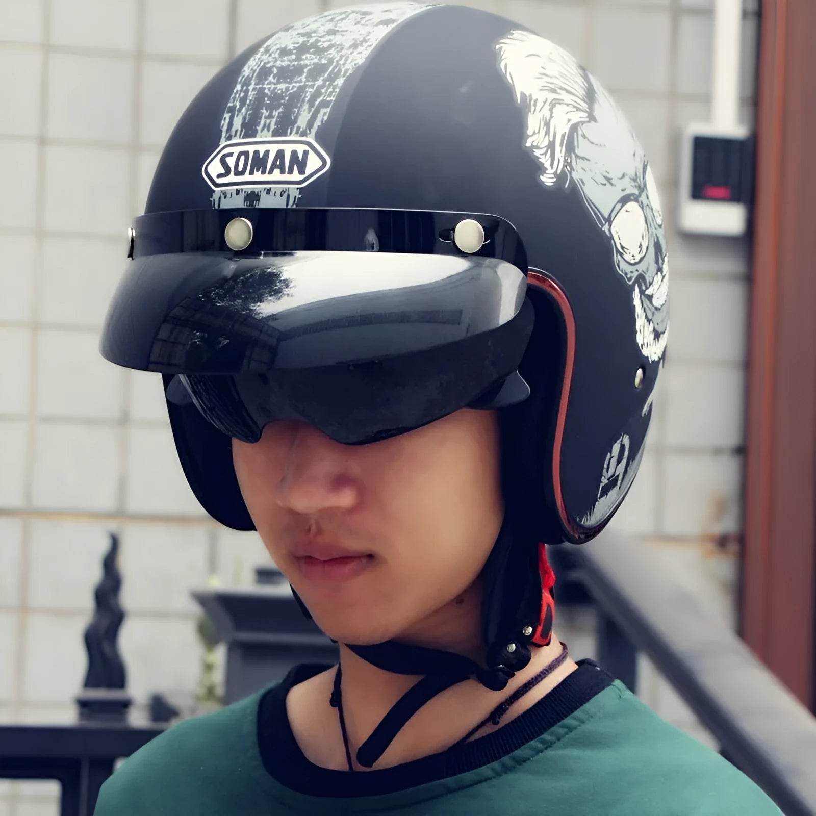 Retro-style half helmet for cycling on a neutral background, showing its ABS shell and classic colour finish.