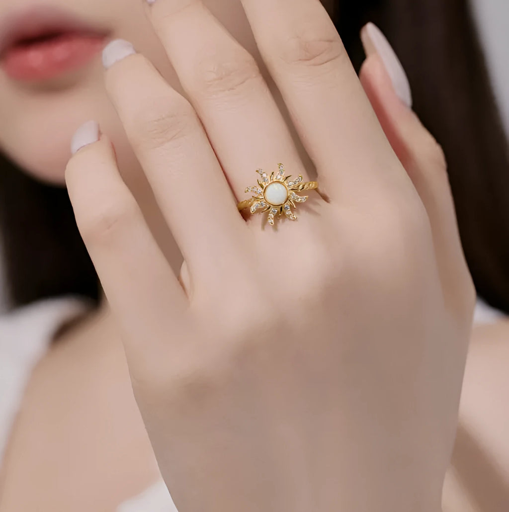 Women's pure silver ring with inlaid sun in golden blue colour – electroplated finish – size 7 – side view