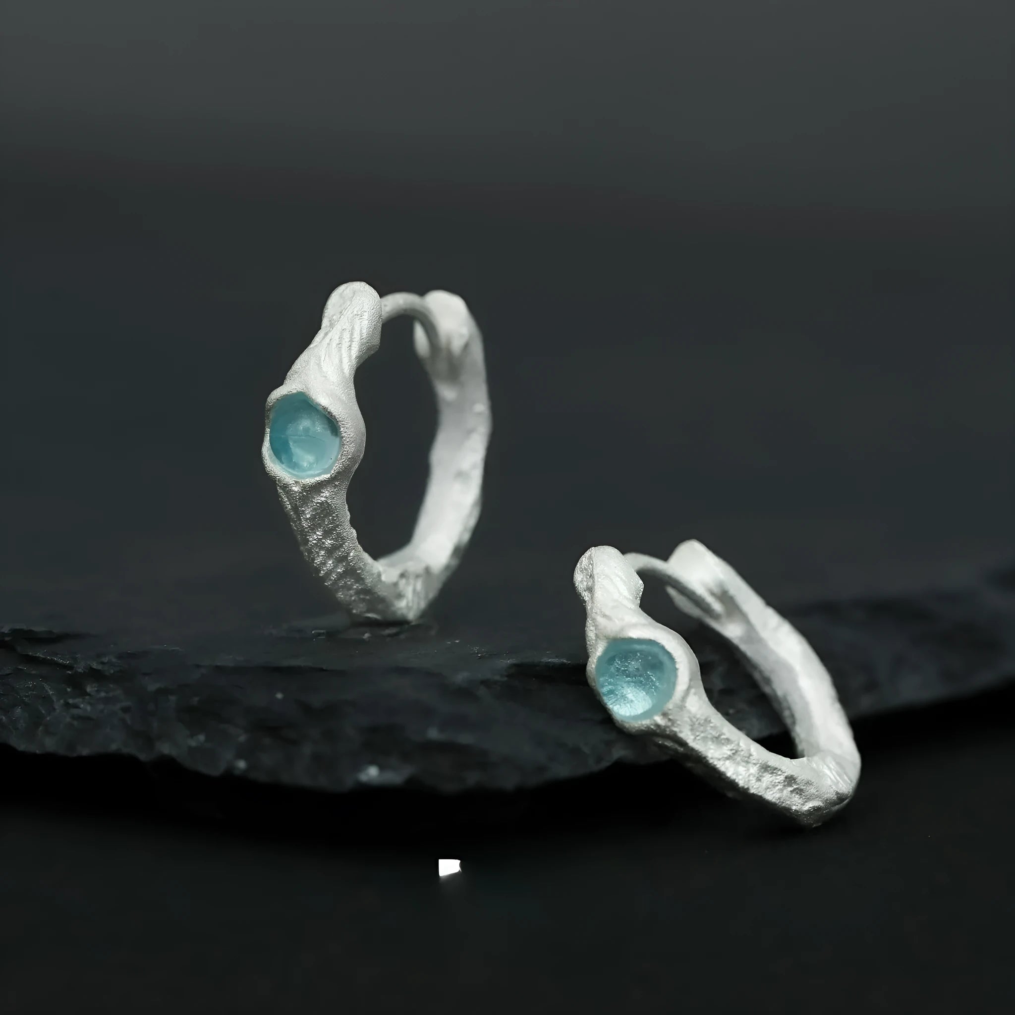 Geometric round women's ear clip in burnt silver electroplated 925 sterling silver