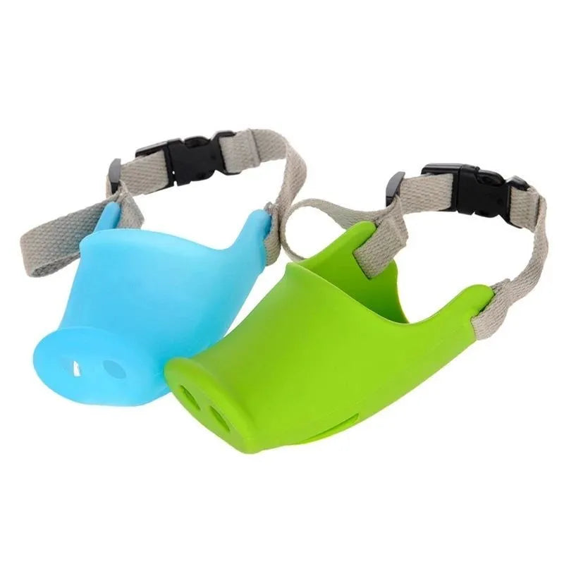 Silicone anti-bite mouth cover for dogs and piggies with long snouts in blue and green colours