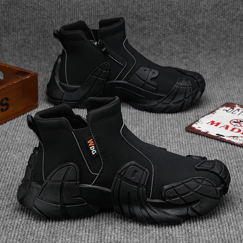 Men's breathable mesh casual sports shoes in black with lace-up closure and round toe design
