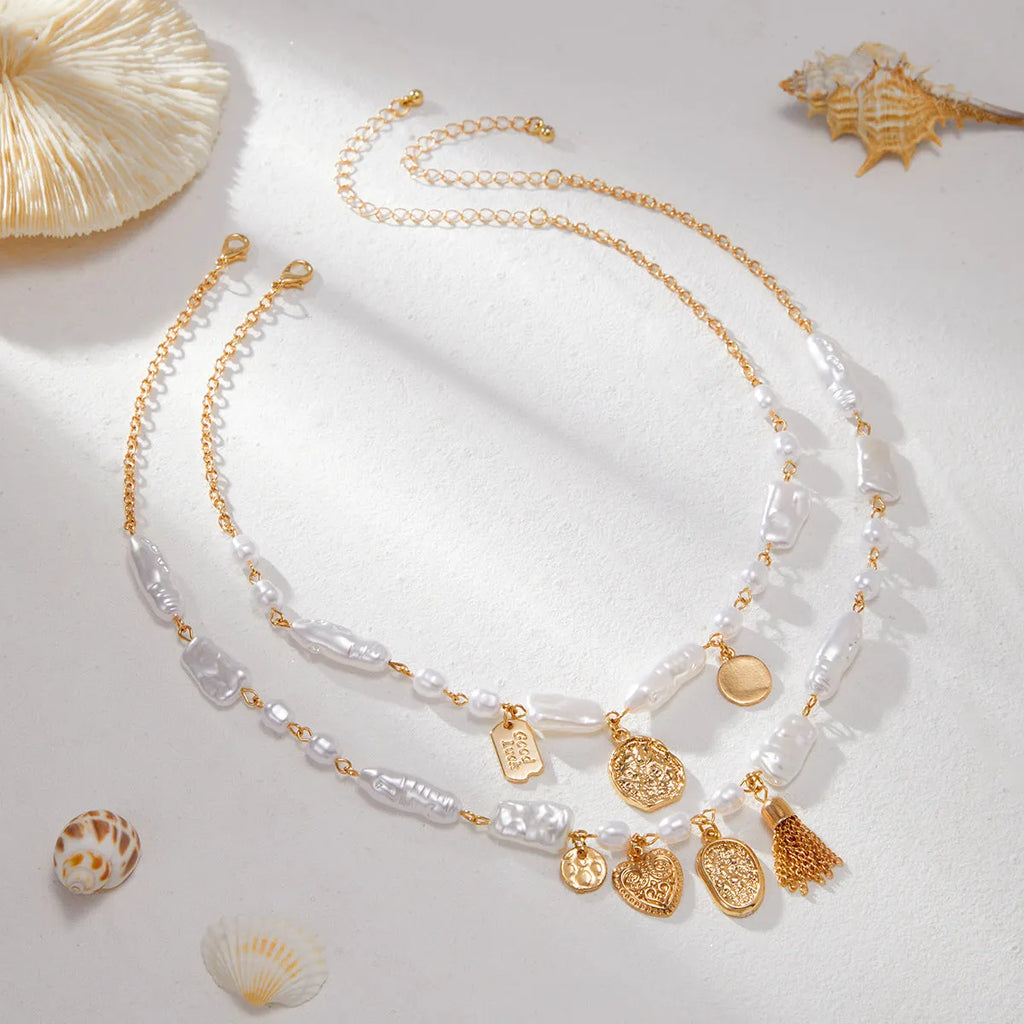 French pearl light luxury clavicle ocean necklace geometric shell shape gold finish on woman