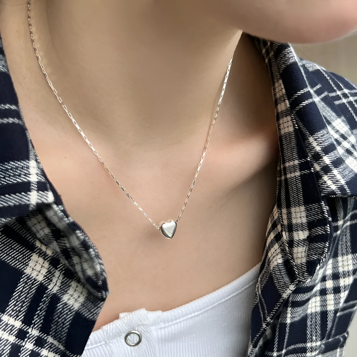Women's 925 silver heart pendant clavicle chain with electroplated gold or silver finish