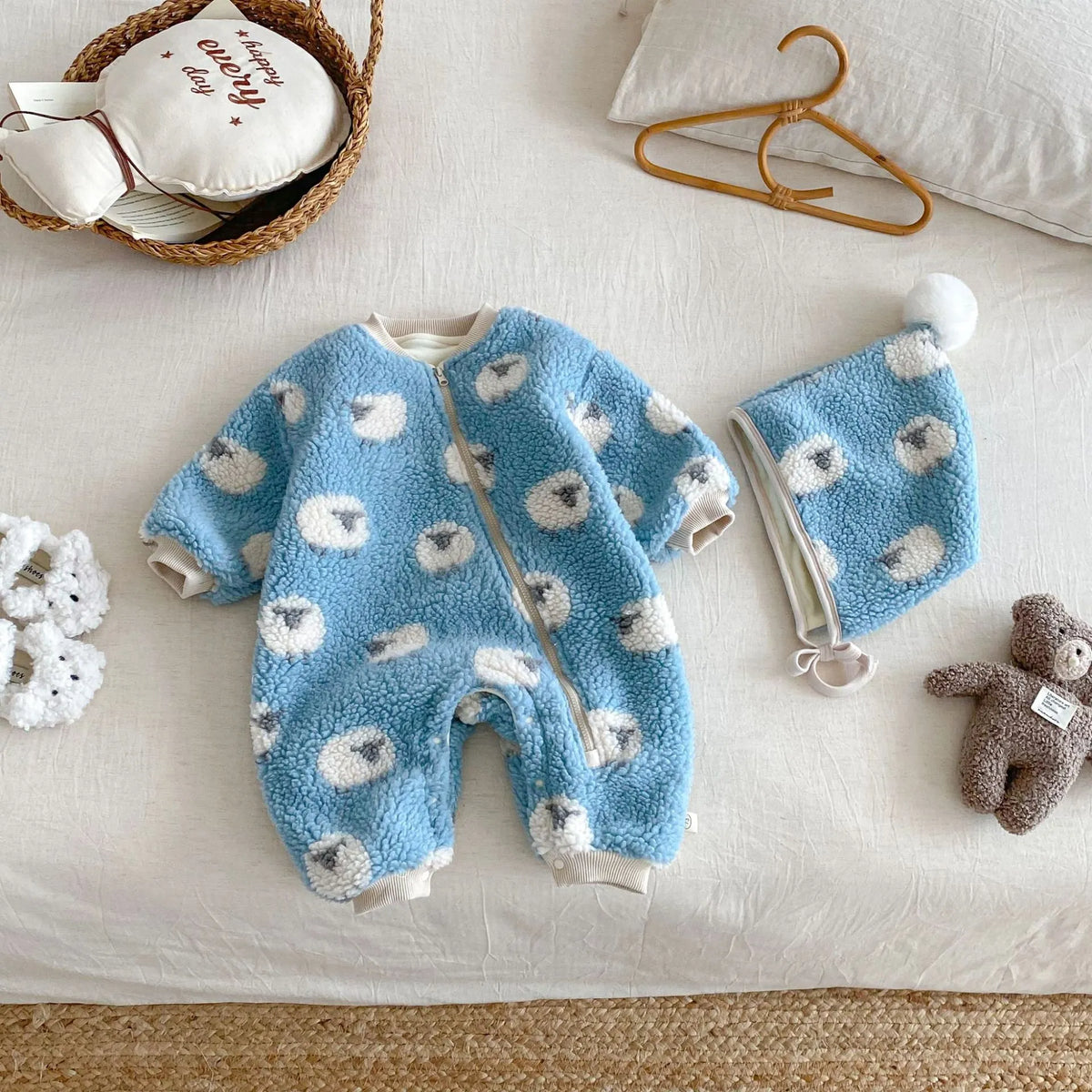 Baby lambswool romper with hat, brown or blue, long sleeve one-piece winter crawling suit in 66-90cm