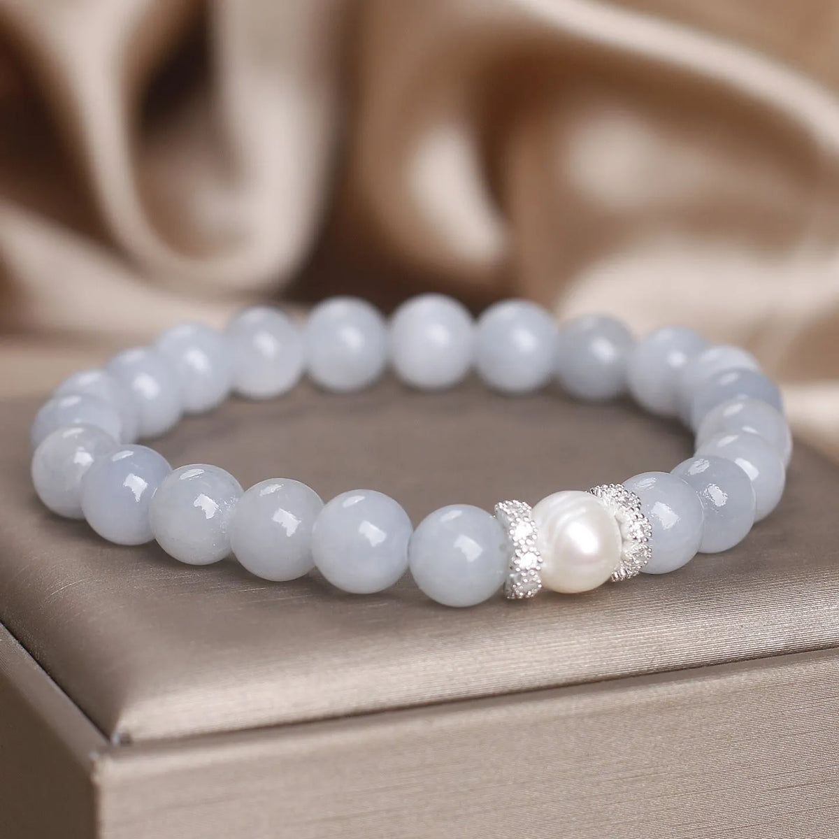 Natural aquamarine bracelet with white sweet clear gemstones and navy blue sapphire pearl accent, women's national style jewellery