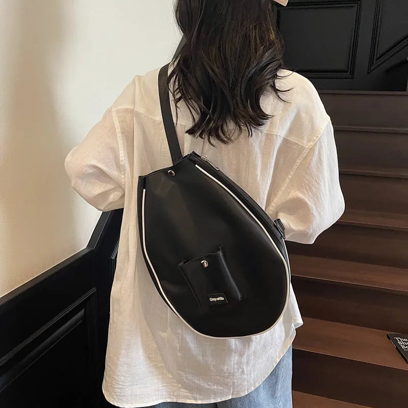 Black casual one-shoulder yoga storage bag with 36-55L capacity