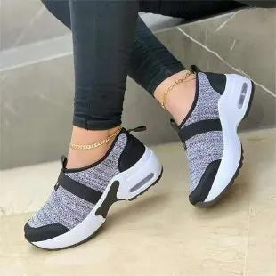 Women's lightweight flat sneakers in mesh with rubber soles, shown in multiple colours.