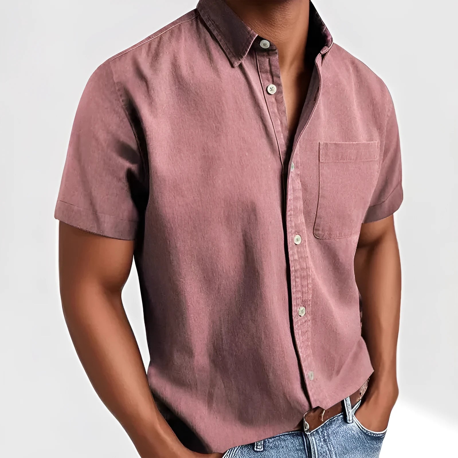Men's polo collar short-sleeved shirt in solid colour with chest pocket