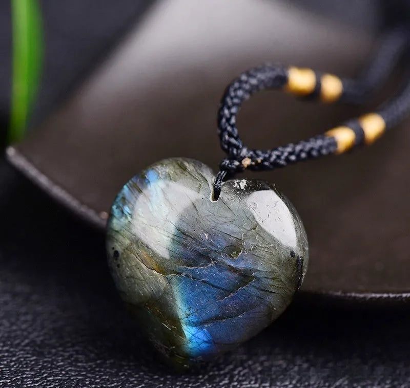 Natural labradorite moonstone Heart Of The Ocean pendant necklace with blue light crystal geometric design