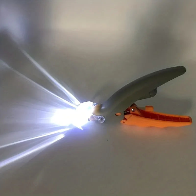 Yellow LED pet nail trimmer with magnifying glass and hardened steel blades for cat and dog grooming