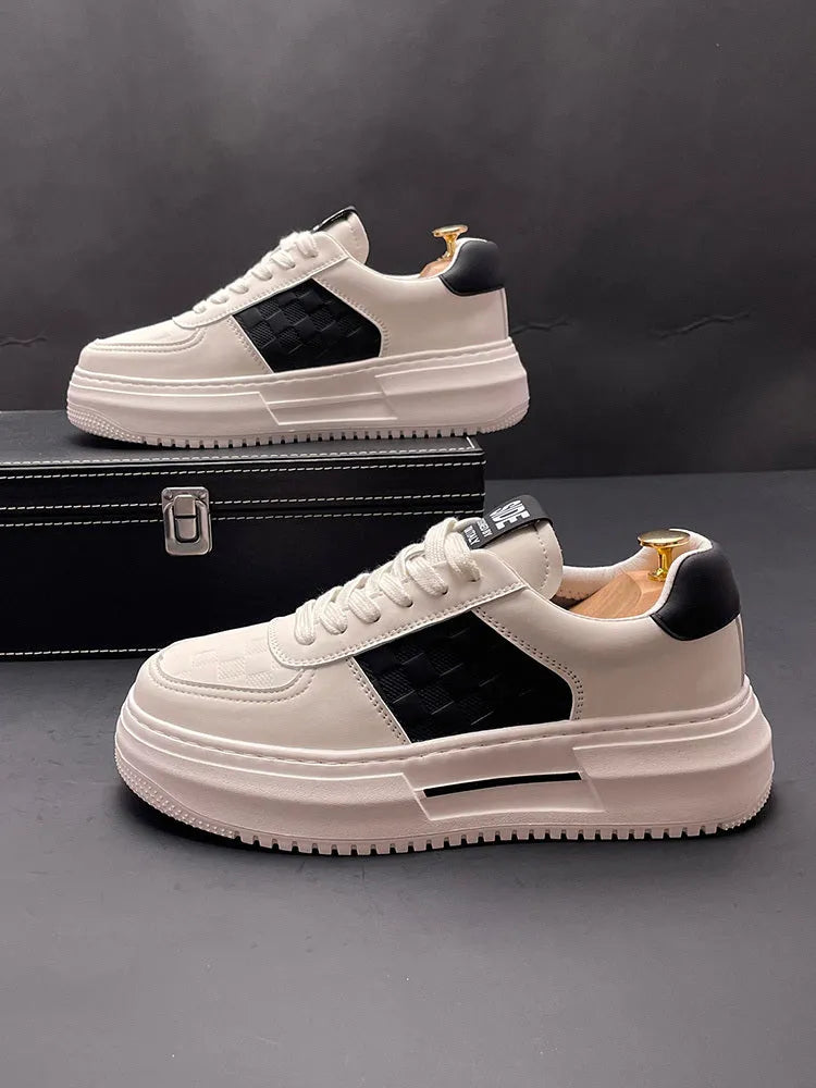 Unisex green and white sports casual shoes with cloth upper and rubber foam sole.