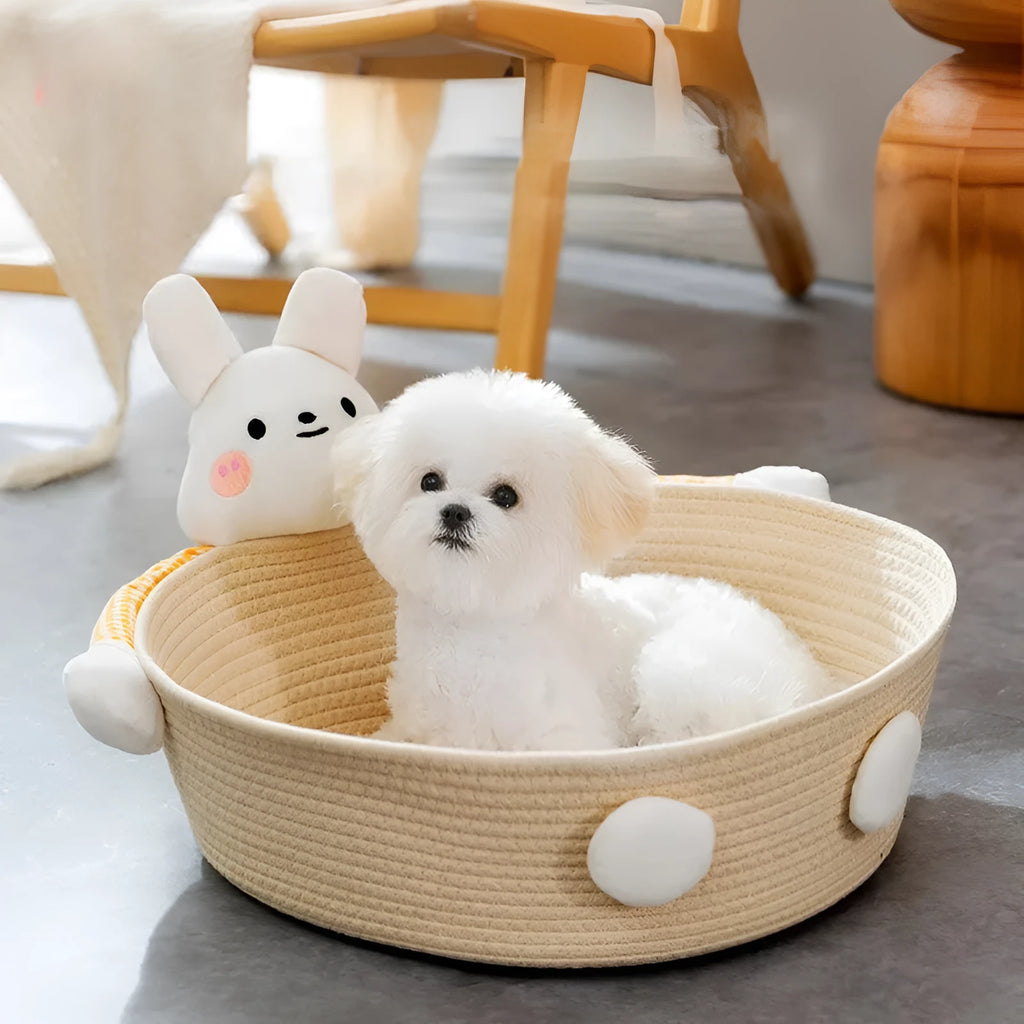 Woven cotton rope cat bed basket with integrated scratching surface in Bear or Rabbit design.
