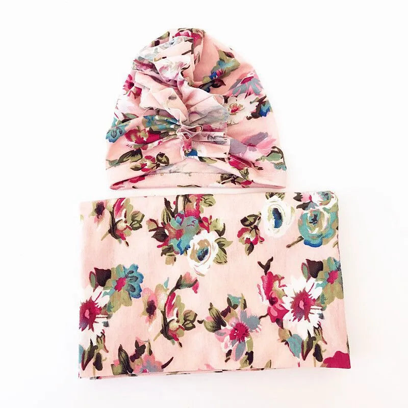 Baby wrapping cloth in white wreath hat pattern – cotton twill swaddle 70 cm