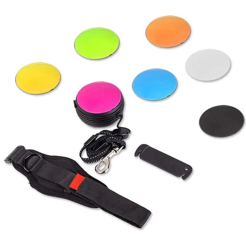 Automatic retractable dog leash with 3 metre nylon cord in six colour options