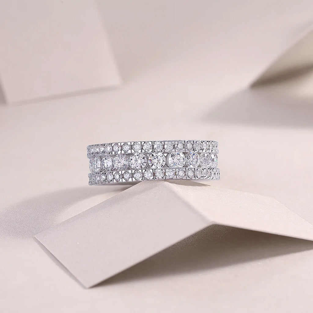Moissanite wedding ring set in S925 silver with platinum plating, sizes 5 to 9, gift box and GRA certificate