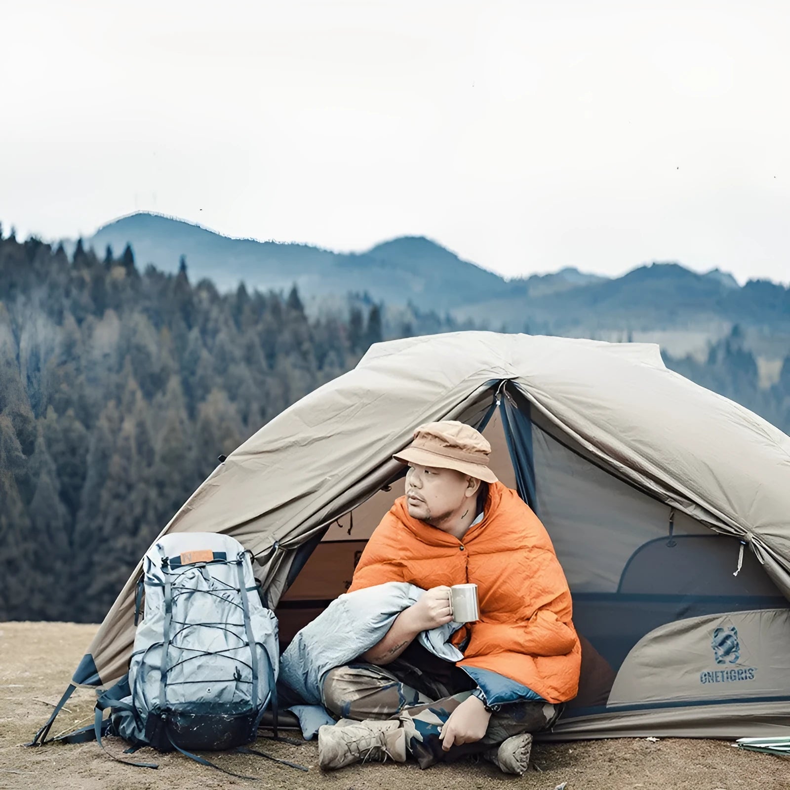 Leisure portable stand camp tent in dark green, unfolded size 220x132x110cm, 2 person, double layer 40D nylon gauze
