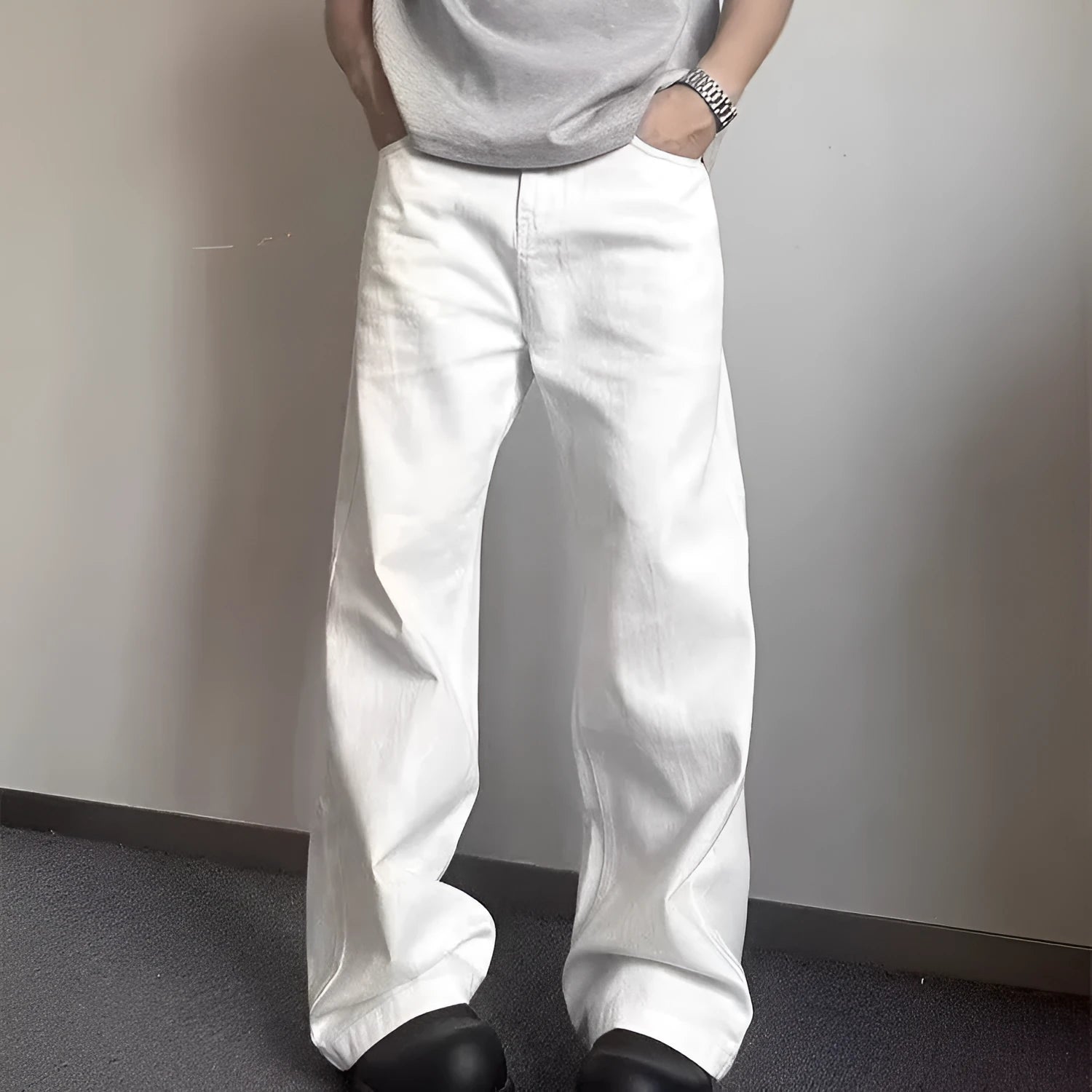 Men's white straight-leg wide-leg jeans on a mid-waist with a zipper fly