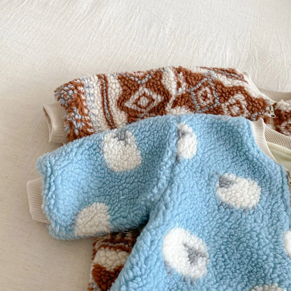 Baby lambswool romper with hat, brown or blue, long sleeve one-piece winter crawling suit in 66-90cm