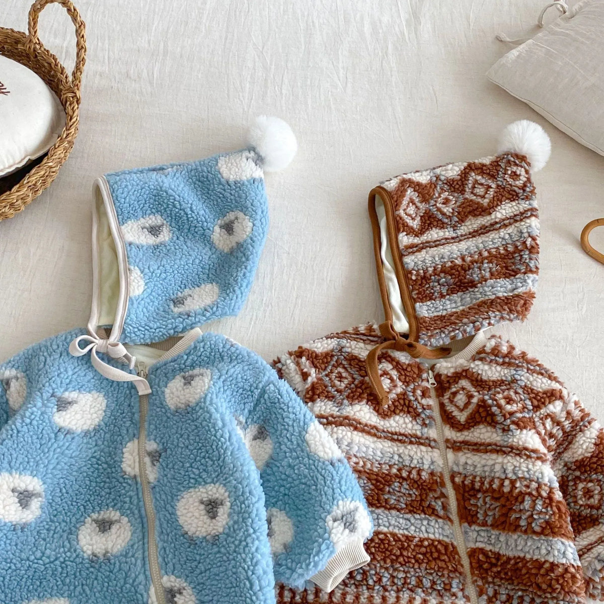 Baby lambswool romper with hat, brown or blue, long sleeve one-piece winter crawling suit in 66-90cm