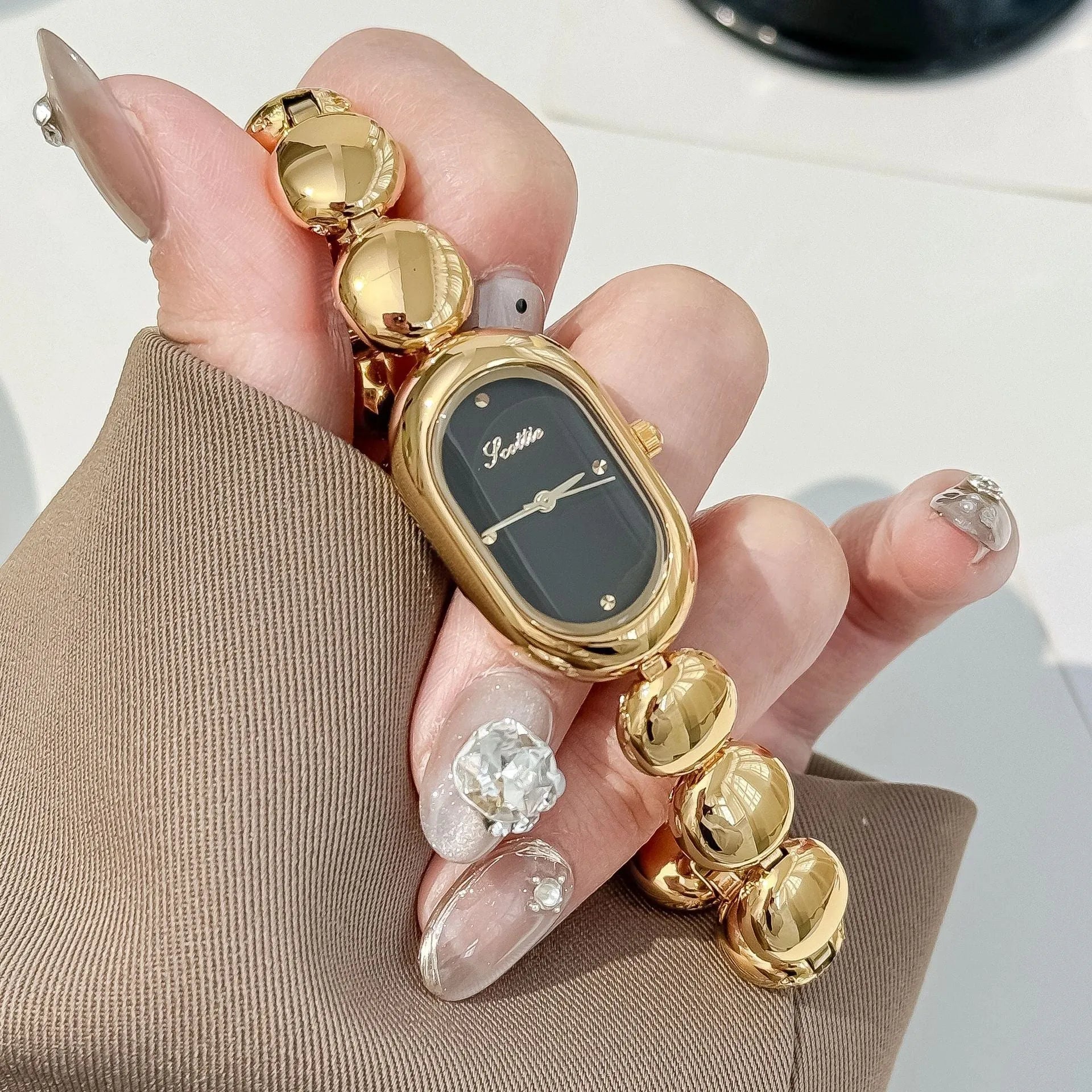 Women's oval bracelet fashion watch in a choice of seven colours with a 9mm case.