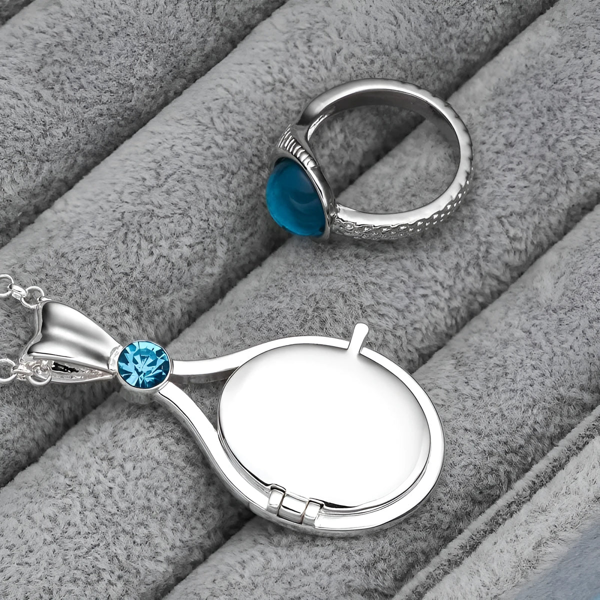Mermaid-themed imitation pearl ring in classic style, available in sizes 7, 8 and 9